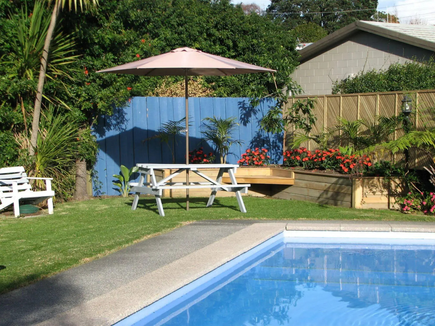 Cobblestone Court Motel – Wenzel Motels