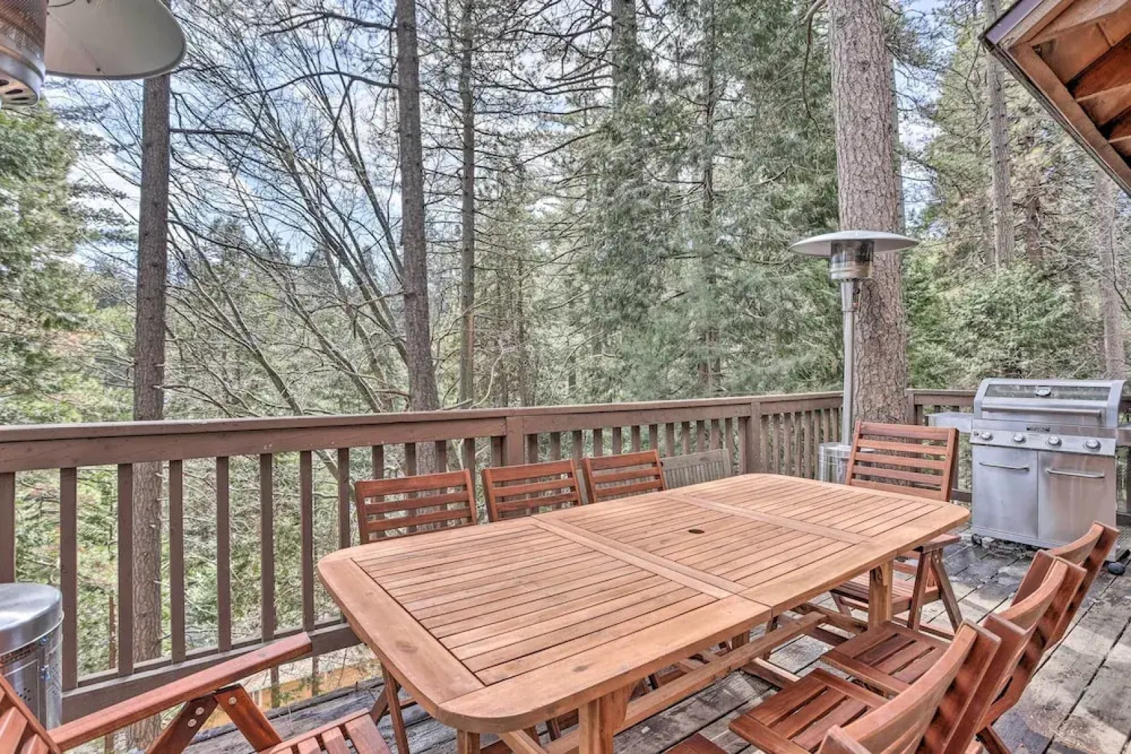 Woodsy Twin Peaks Getaway w/ Hot Tub & Views!