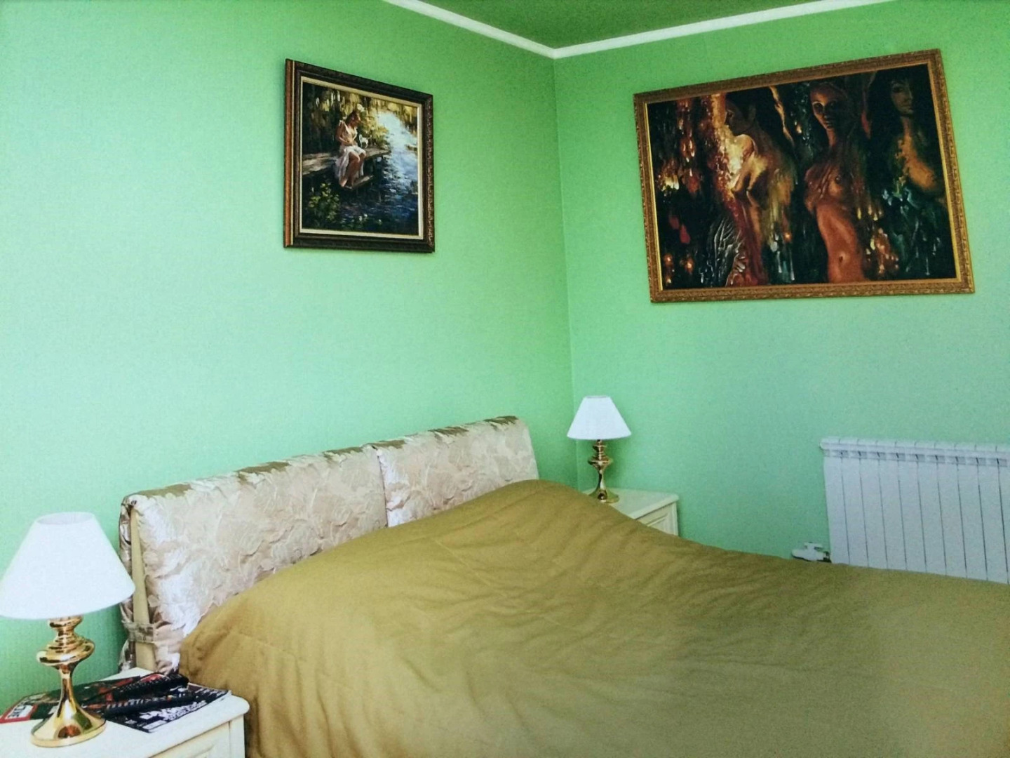 Anna and King  (on Zheleznodorozhnoy)