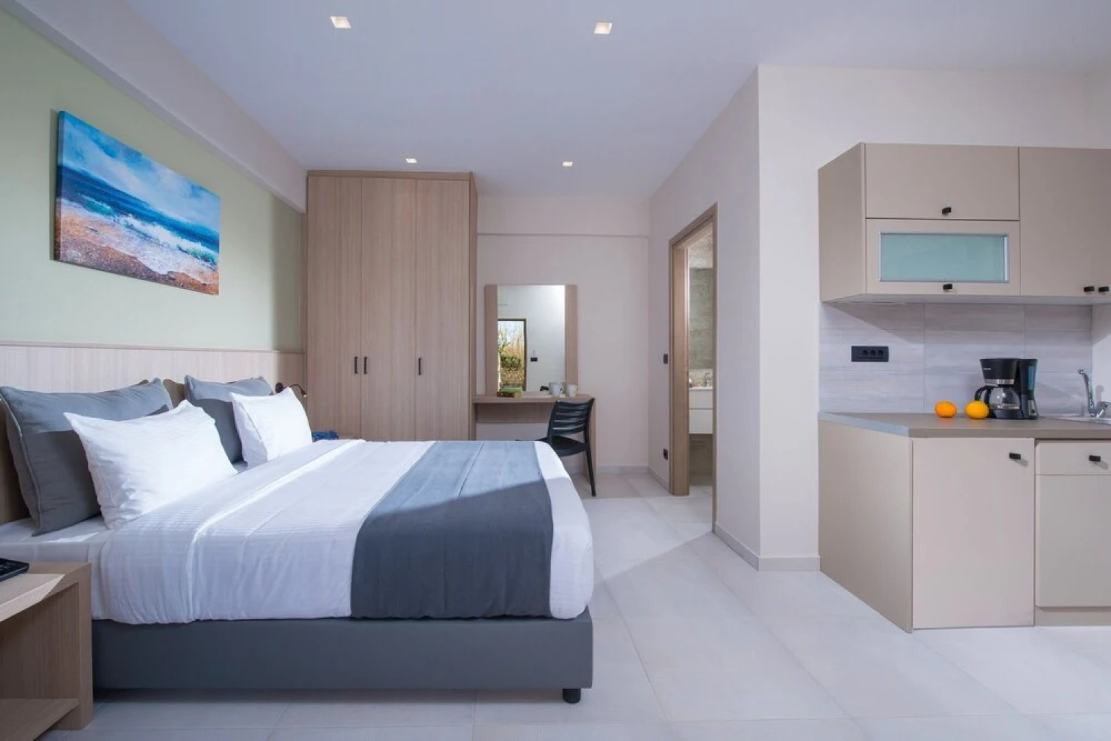 Enorme Eanthia Beach