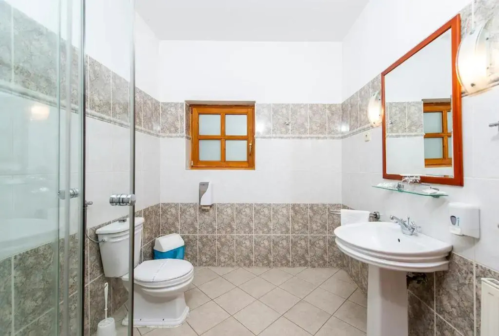 Gastland M0 Hotel & Conference Center