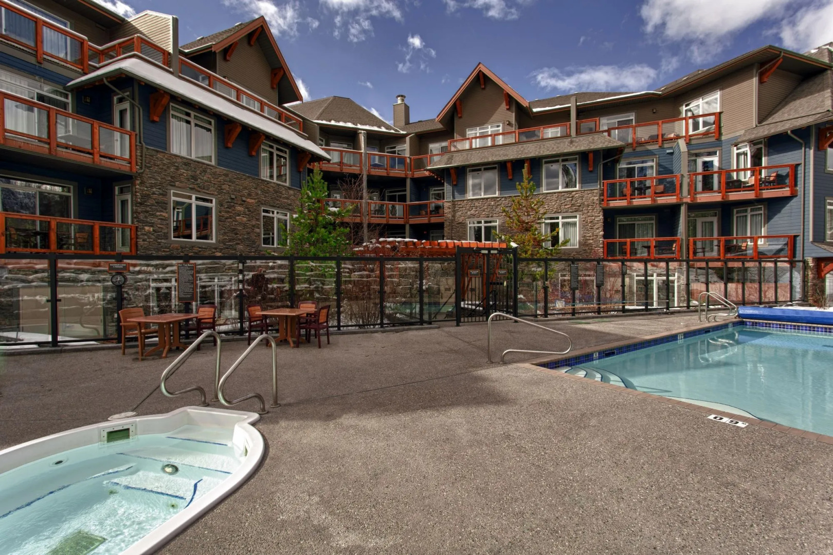 Blackstone Mountain Lodge by CLIQUE