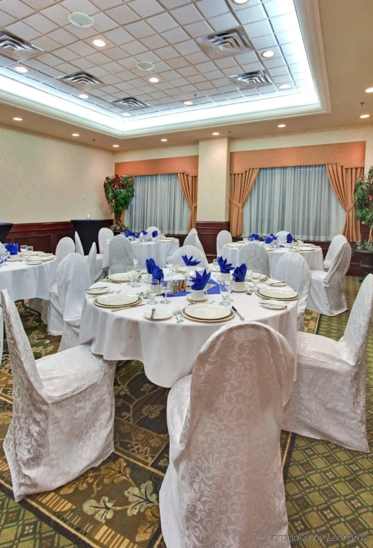 Holiday Inn Hotel & Suites Oakville @ Bronte by IHG