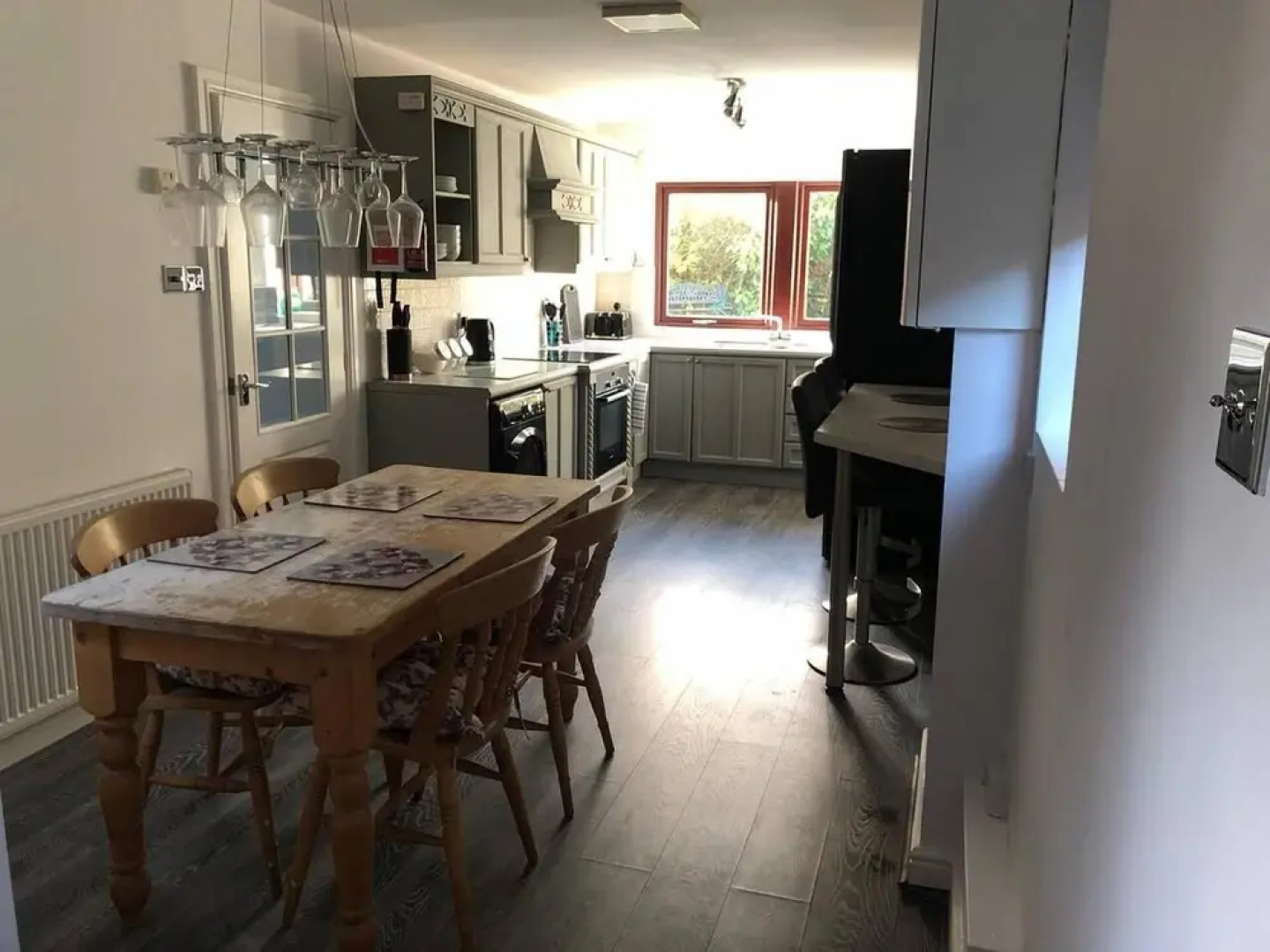 Beautiful House in Rural Village With Hot Tub