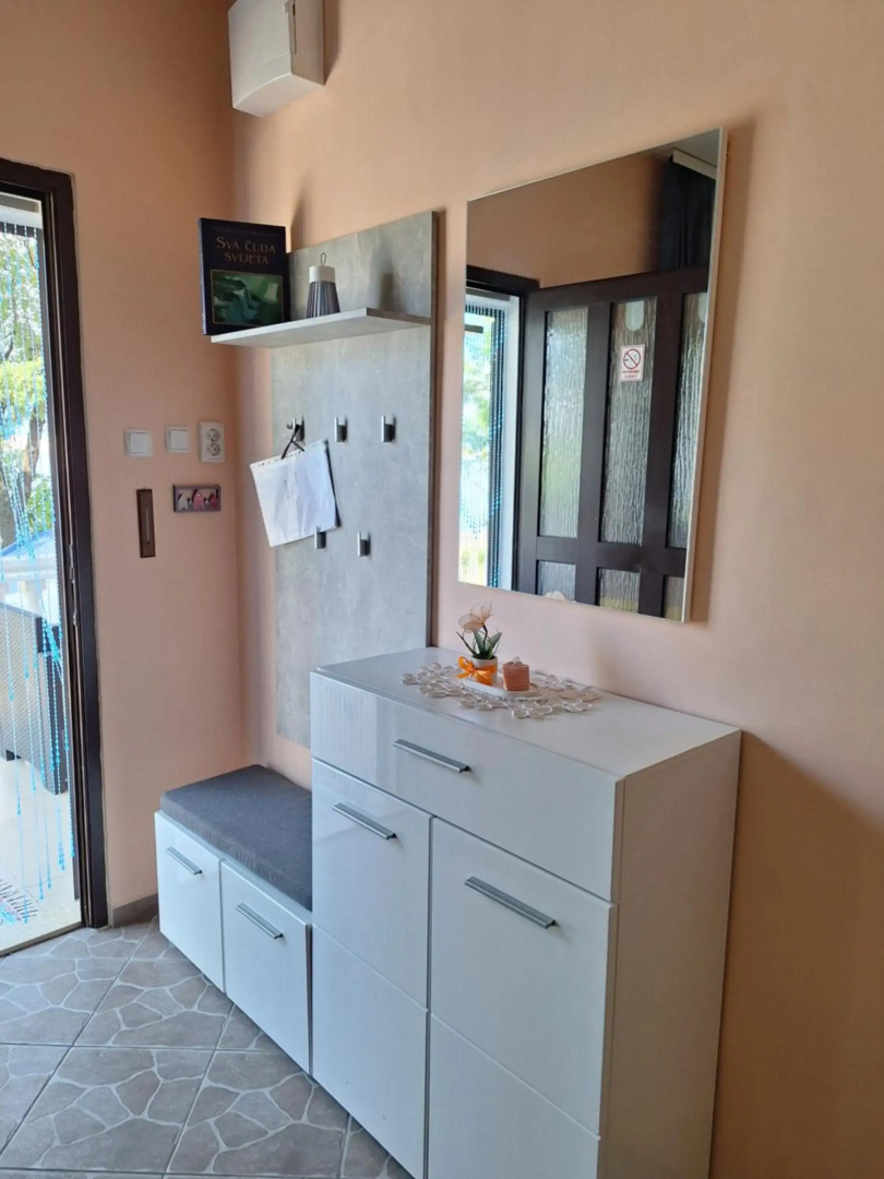 Villa Vesna, 70m from beach