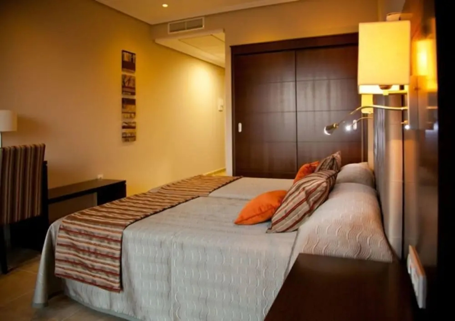 Hotel Y Apartamentos Quinto Cecilio