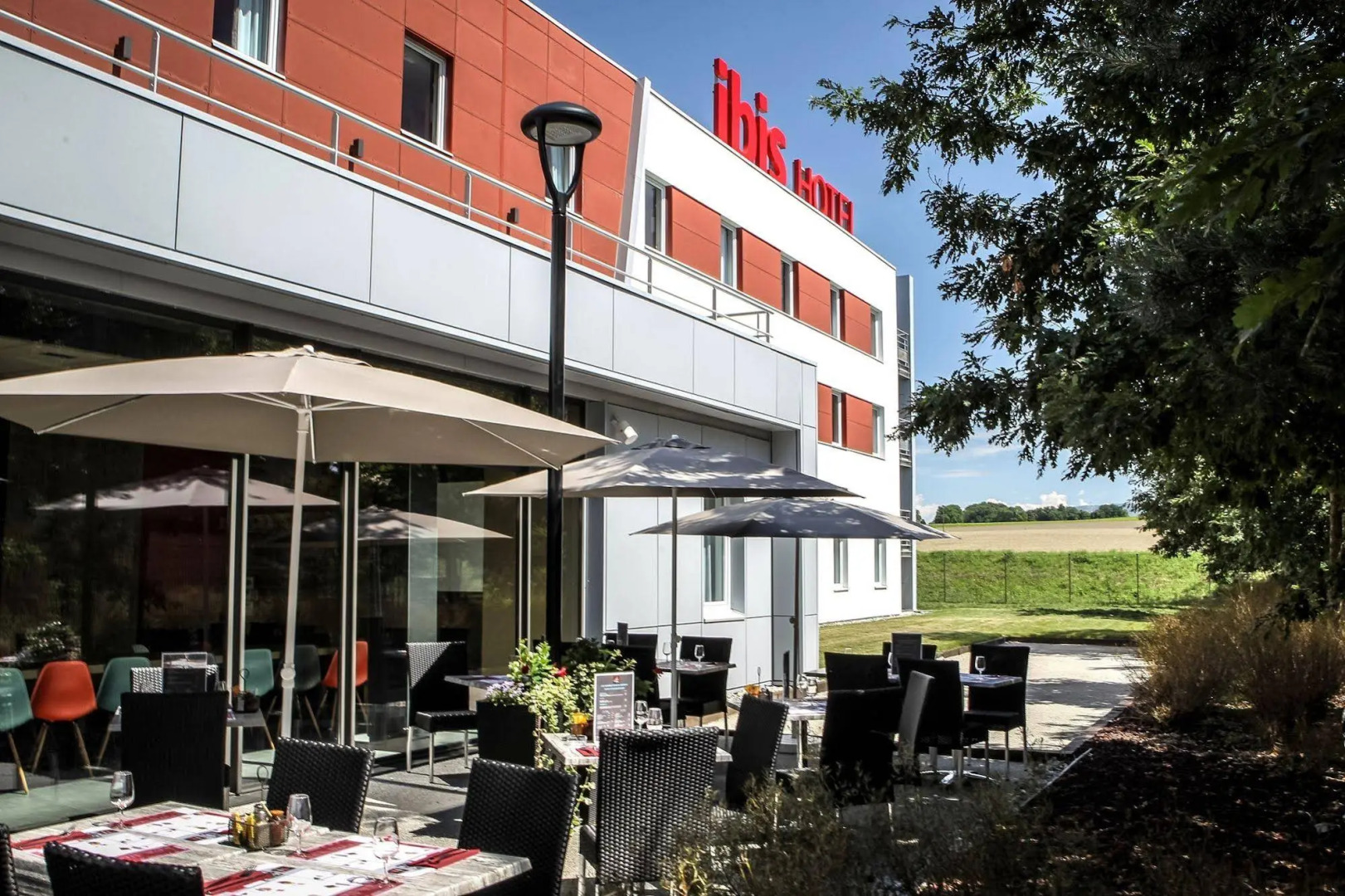 ibis Saint Genis Pouilly Genève