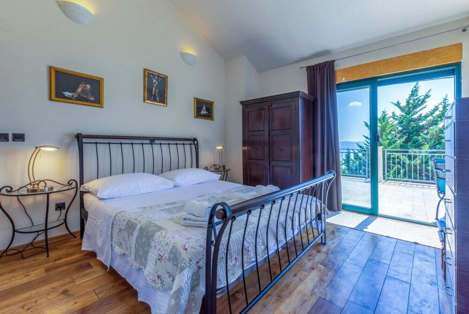 Beautiful Home in Mimice With Wifi and 3 Bedrooms