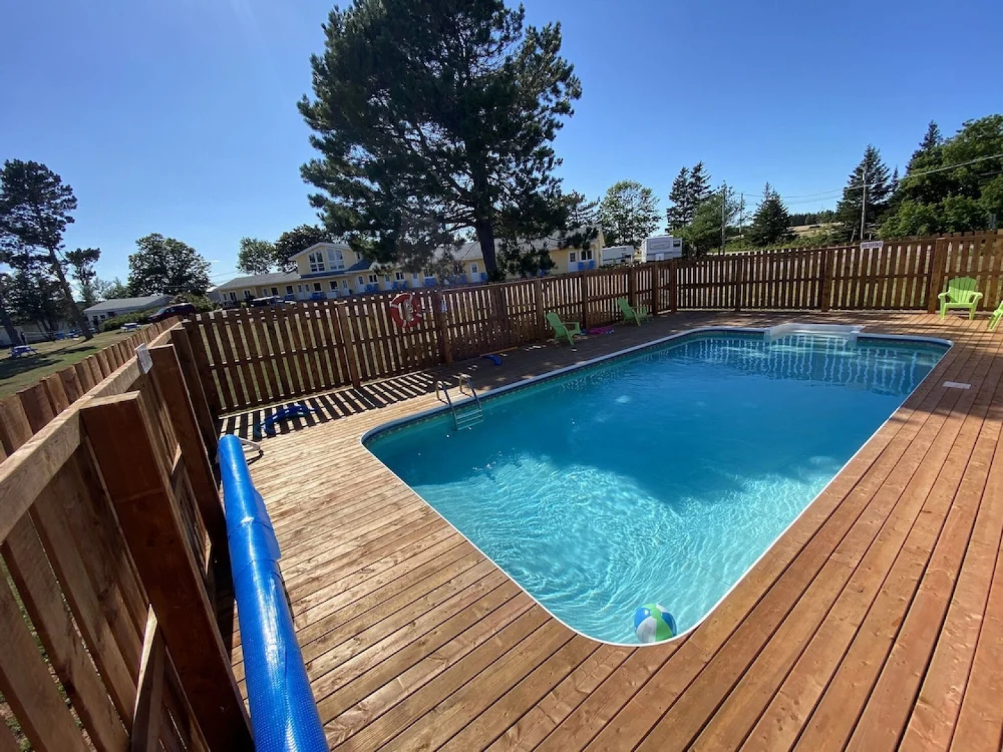 Pines Motel