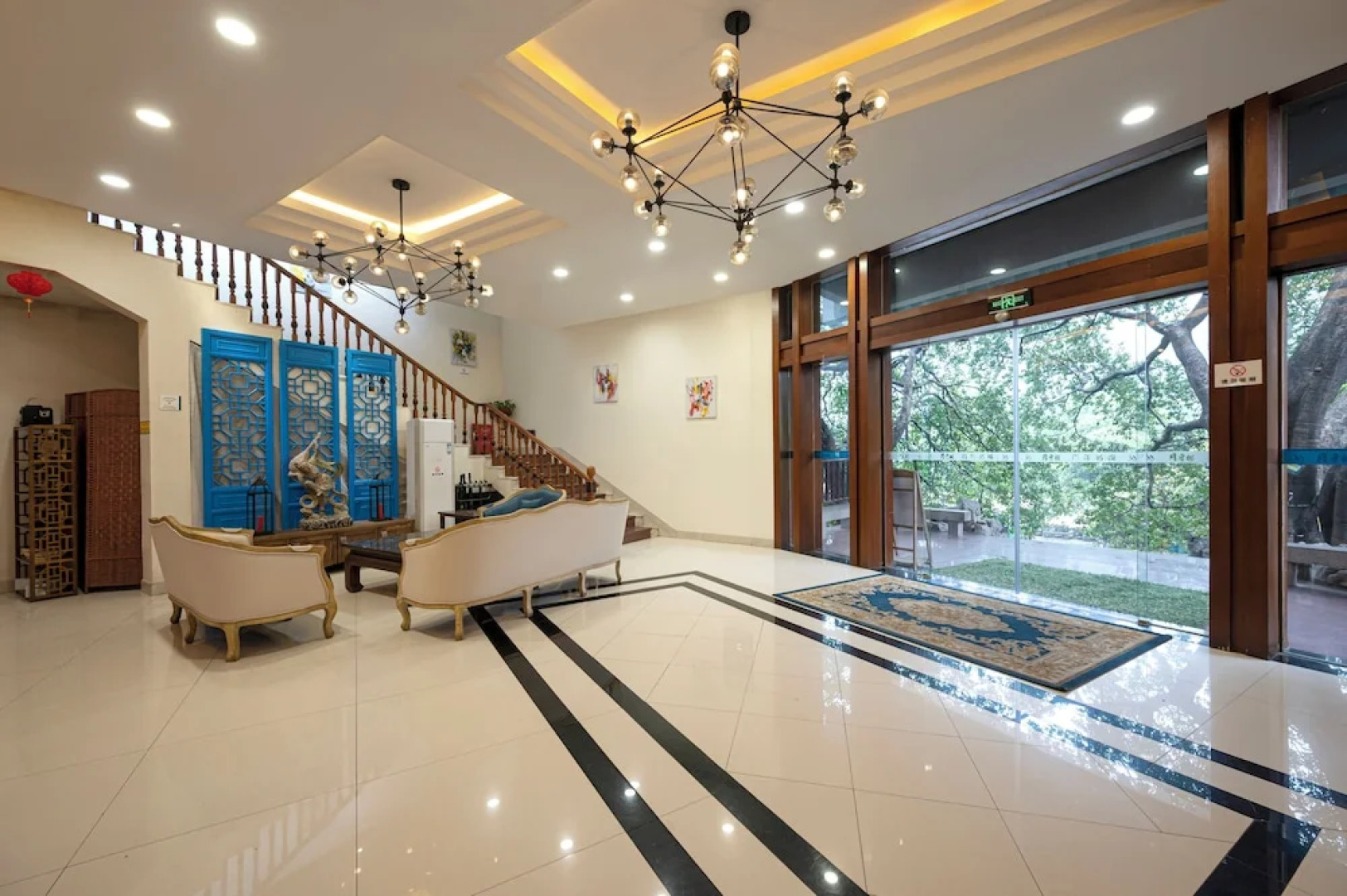 Guilin Crystal Crescent Moon Hotel