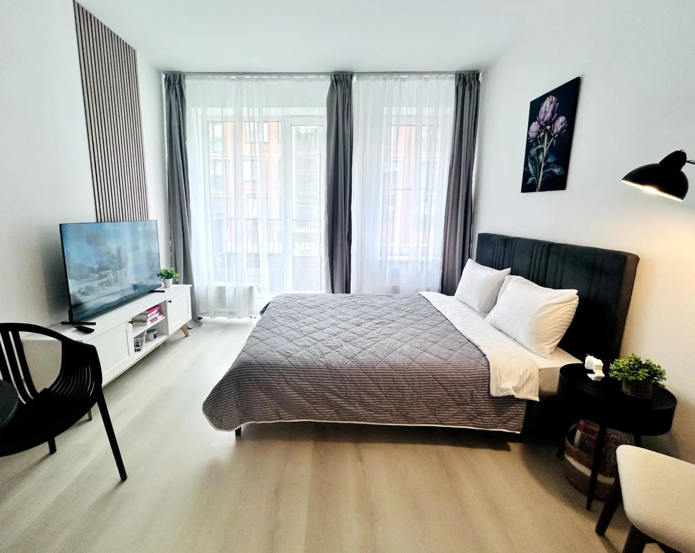 Апартаменты на аллее Тулонская 12