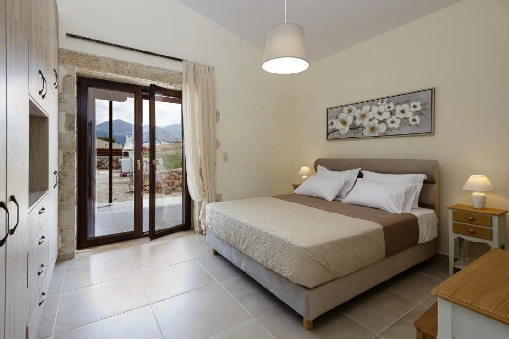 Unique Stonebuilt rural Retreat & private pool II