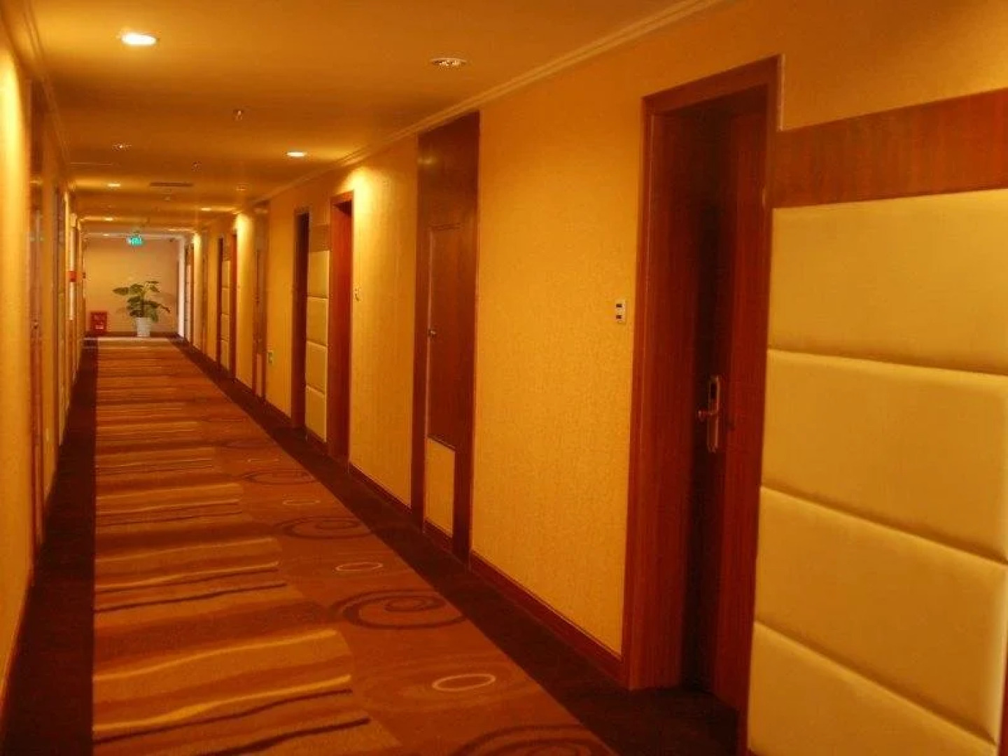 东方大酒店(开化江滨路店)