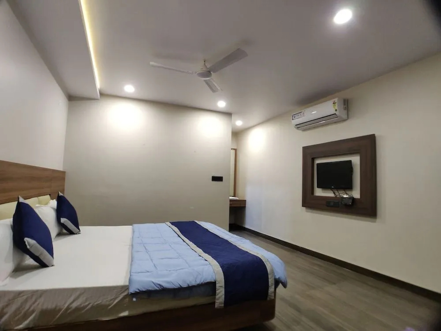Hotel Atul Residency