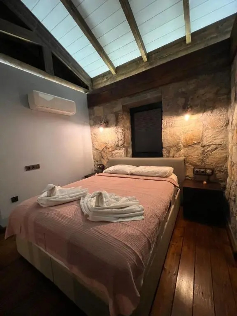 Casa AYAZ - Unique Design Villa in Vineyards and Olive Groves