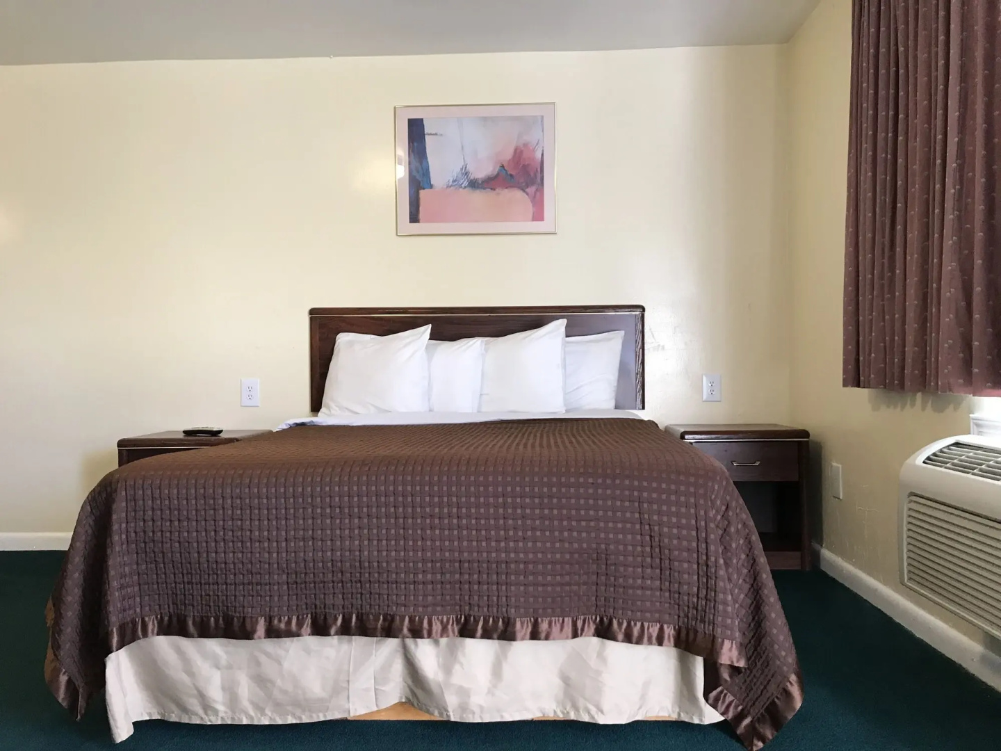 Plaza Motel