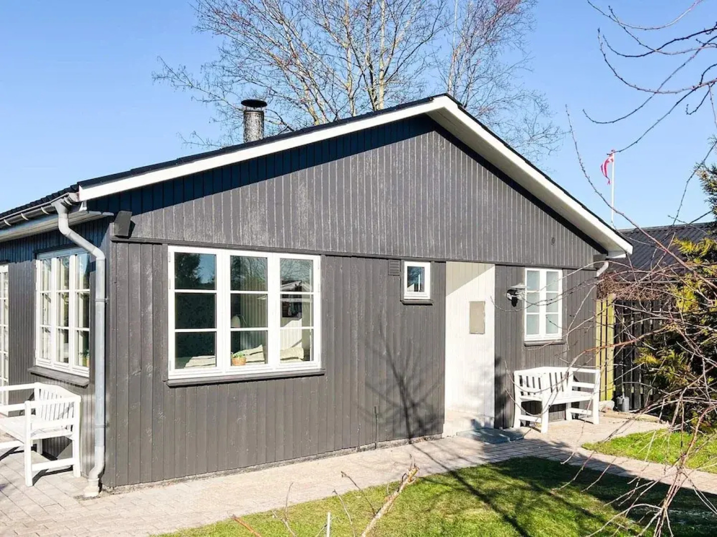 Cozy Summer House Near Ore Strand