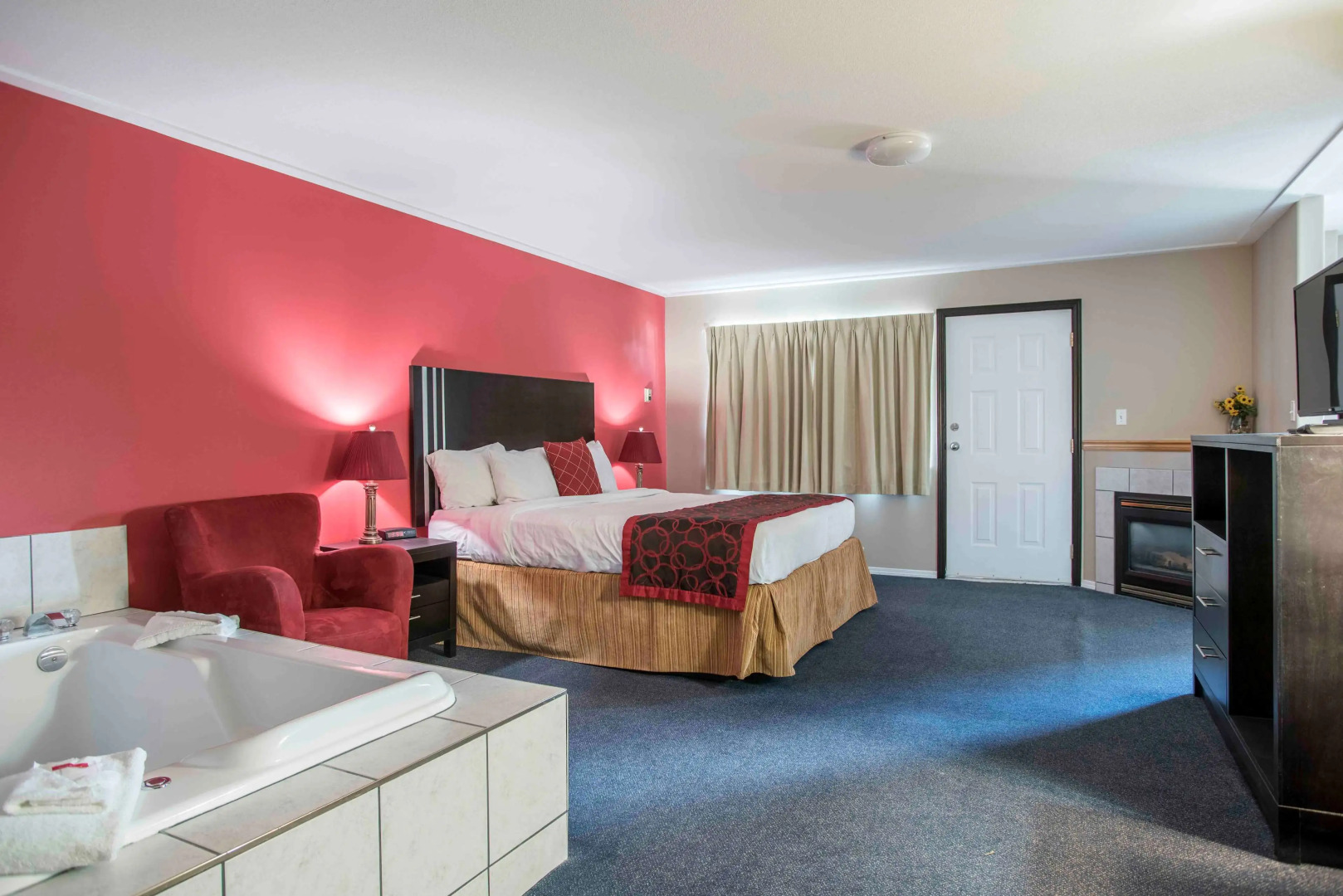 Ramada by Wyndham 100 Mile House