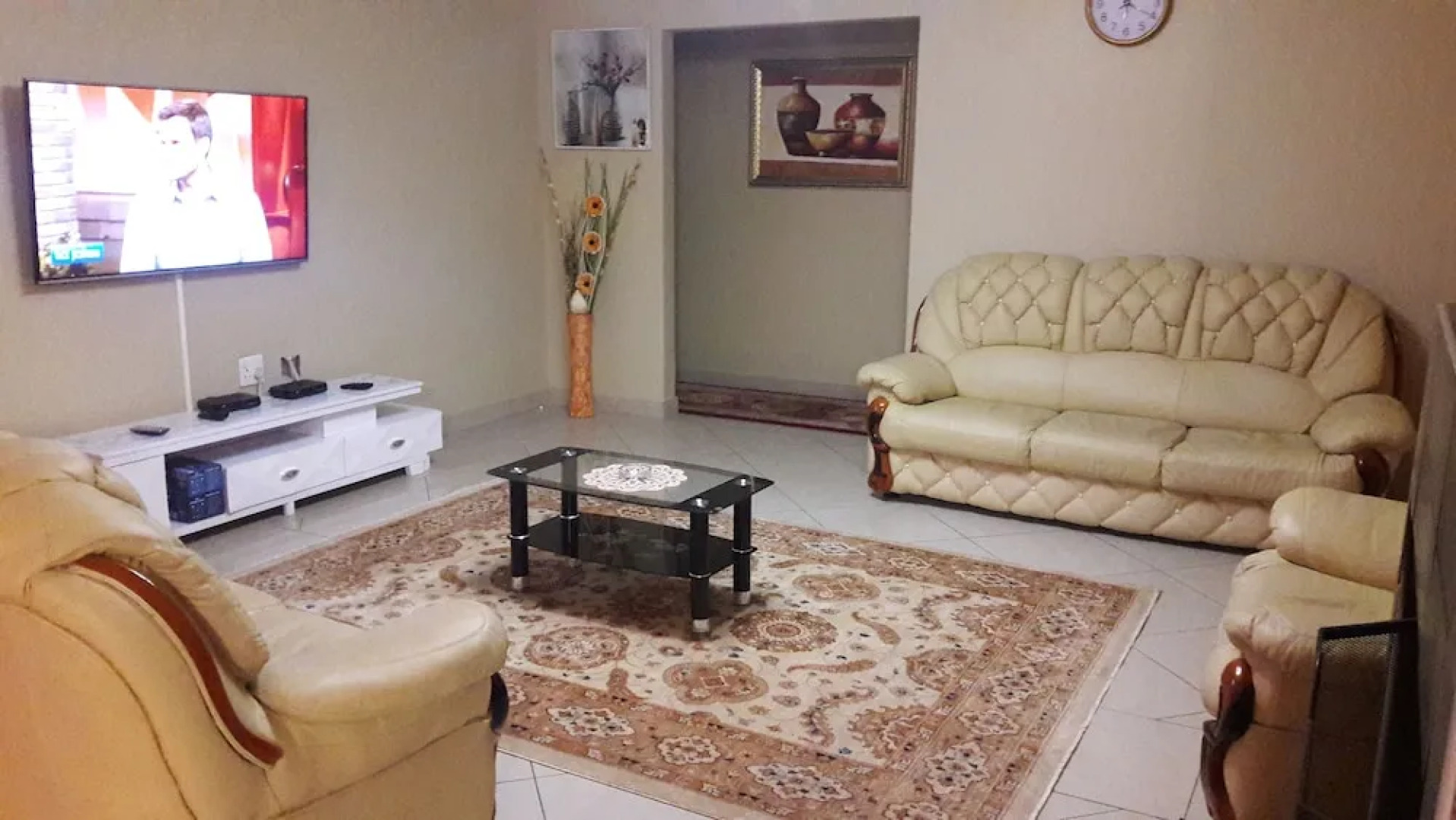 Alimop Lodge Inn Bed and Breakfast