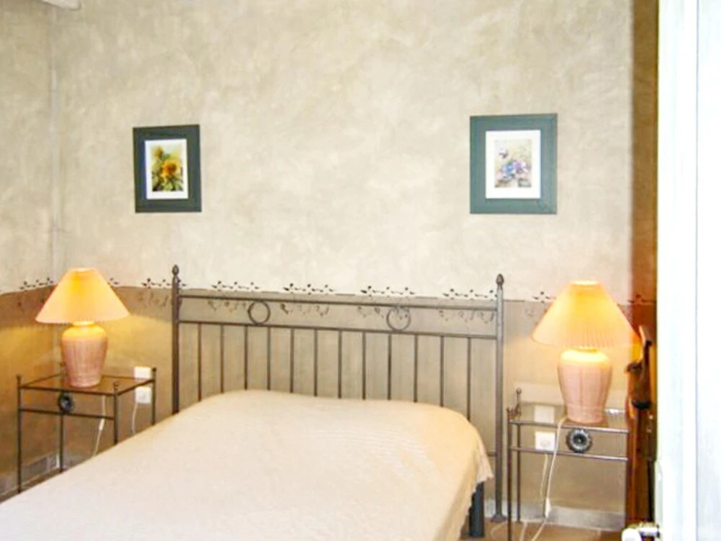 House With 2 Bedrooms in Oppède, With Wonderful Mountain View, Pool Ac