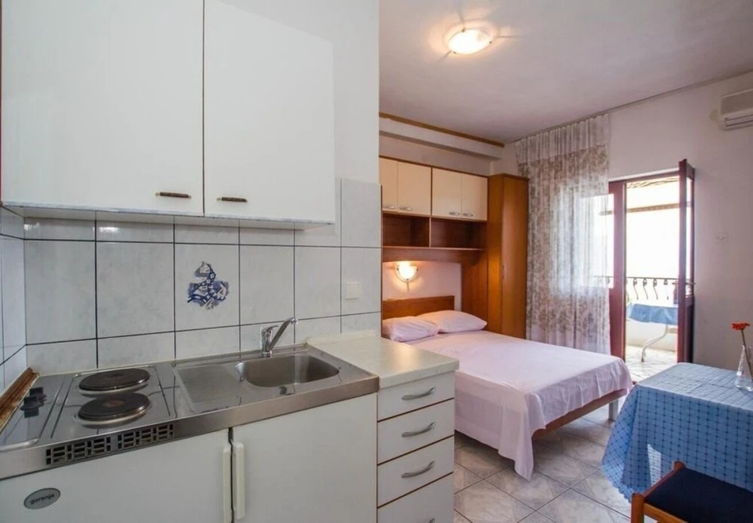 Juri - 10 m From sea - SA4