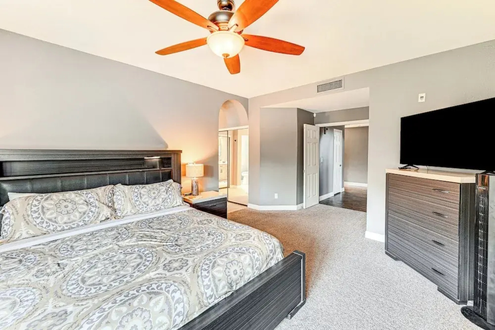 Saltwater Pool & Grill: Tempe Retreat!