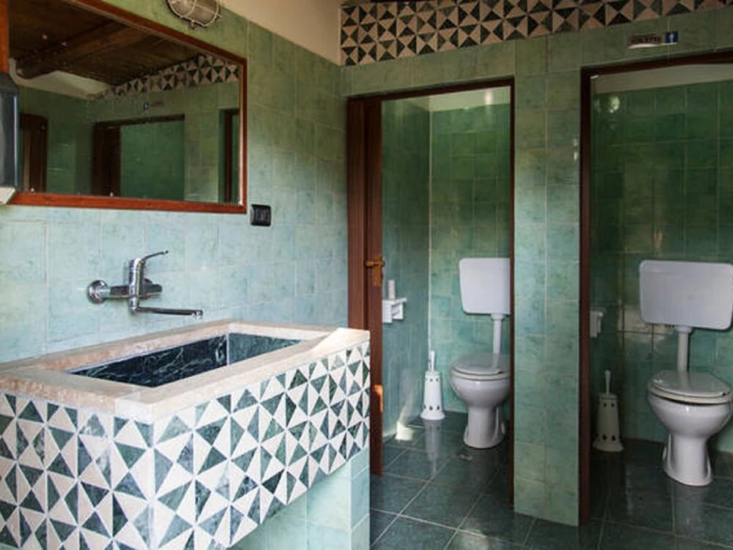 Secluded Holiday Home in Matino With Swimming Pool