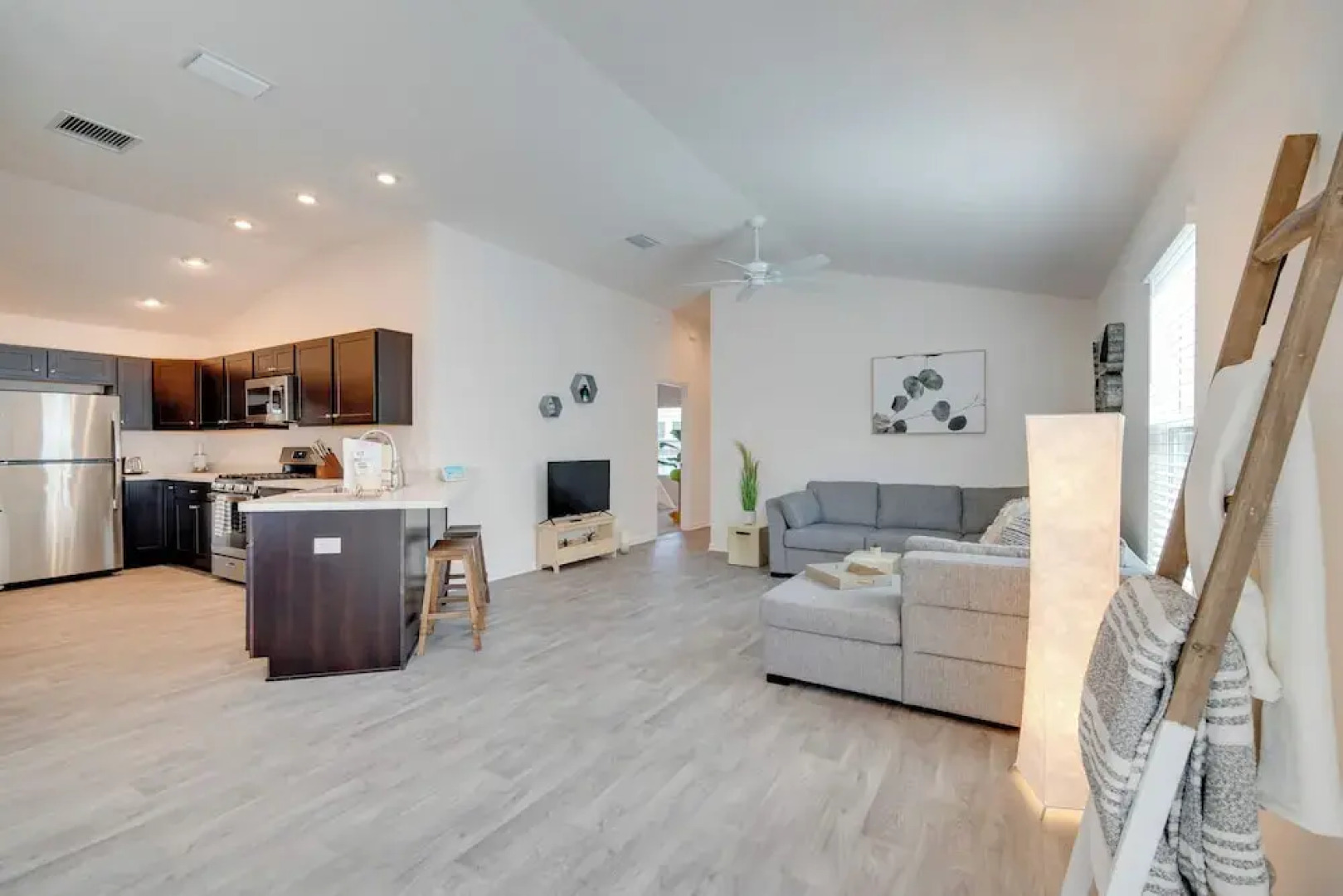 Home in The Villages Near Town Centers!