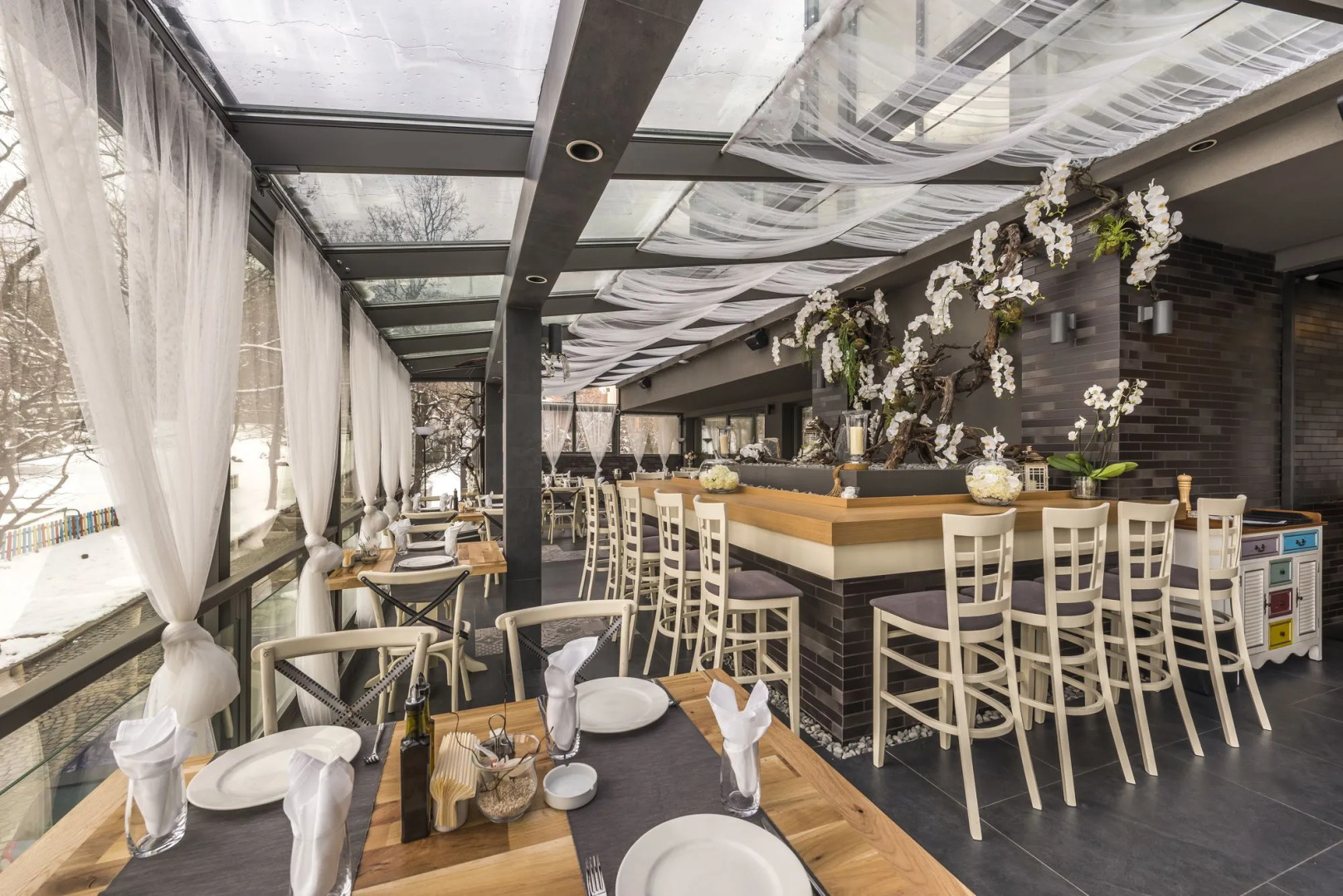 All Seasons Residence Hotel