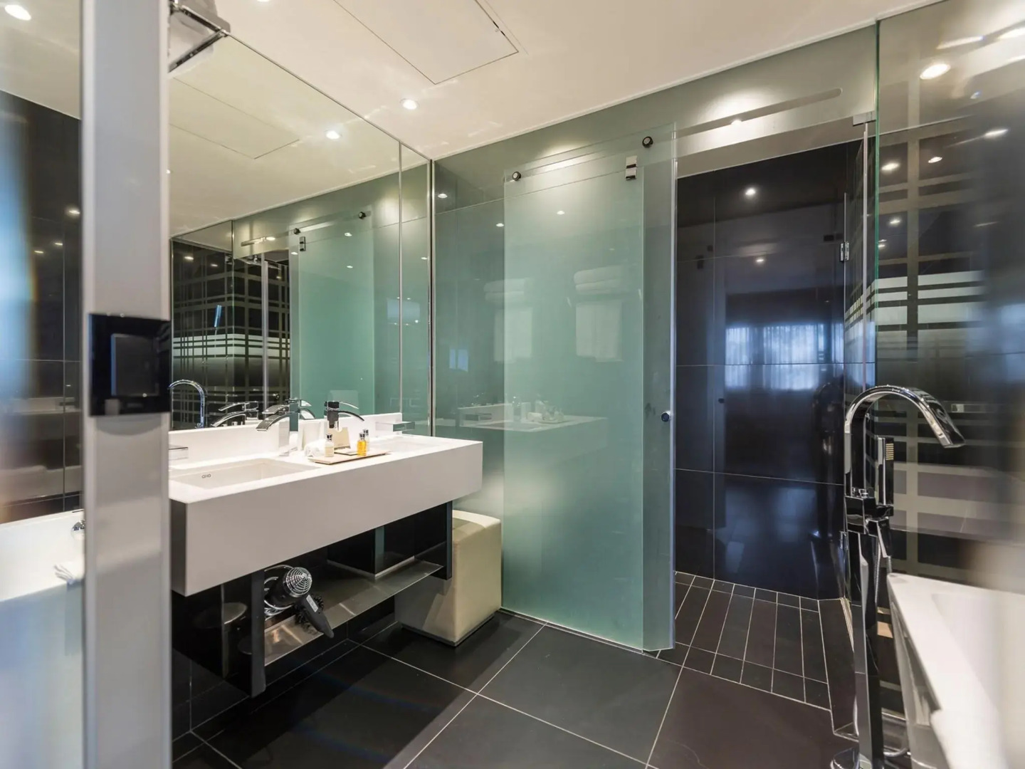 The Maslow Hotel, Sandton