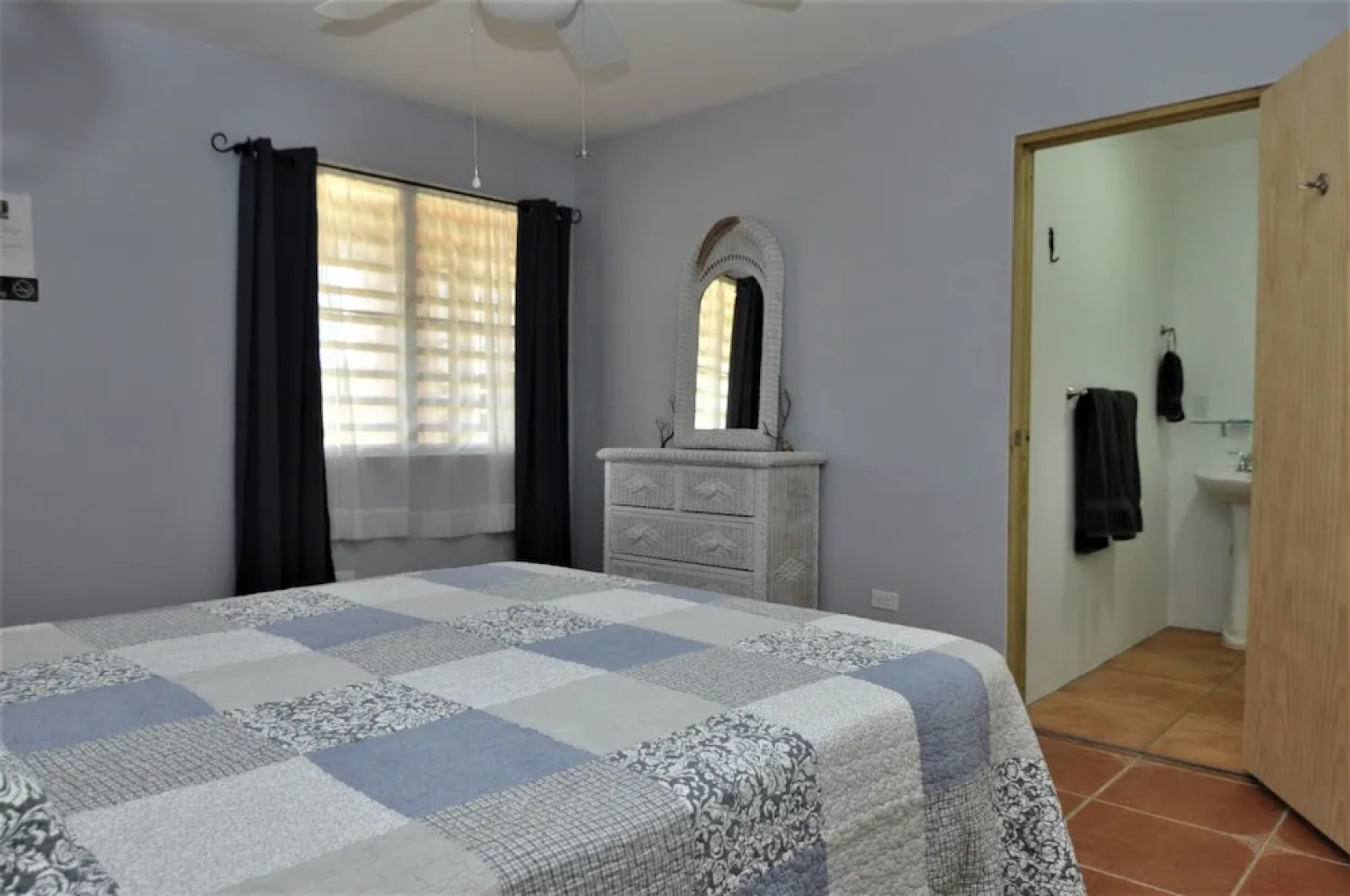 Isla Hermosa Guesthouse