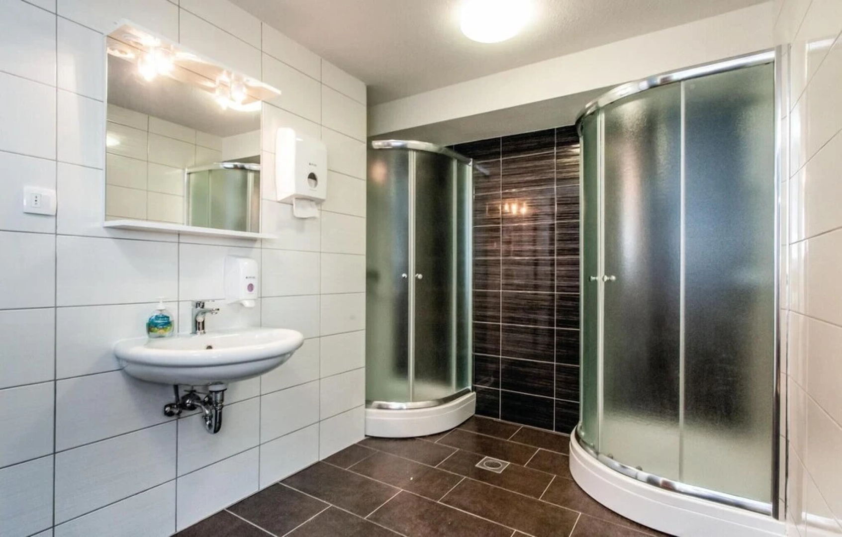 Amazing Home in Mravince With Sauna, Wifi and 9 Bedrooms