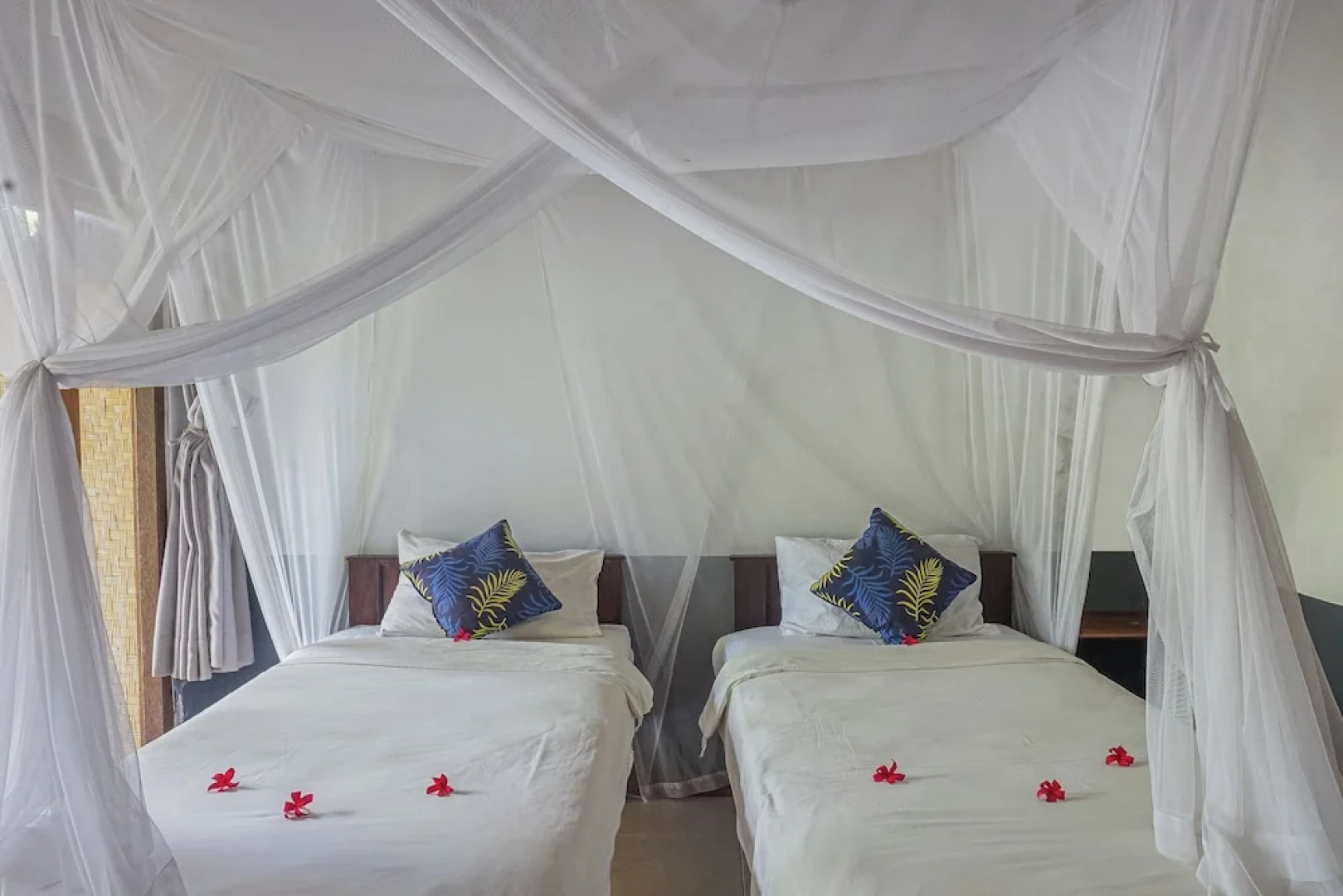 Made Taro Menjangan Homestay