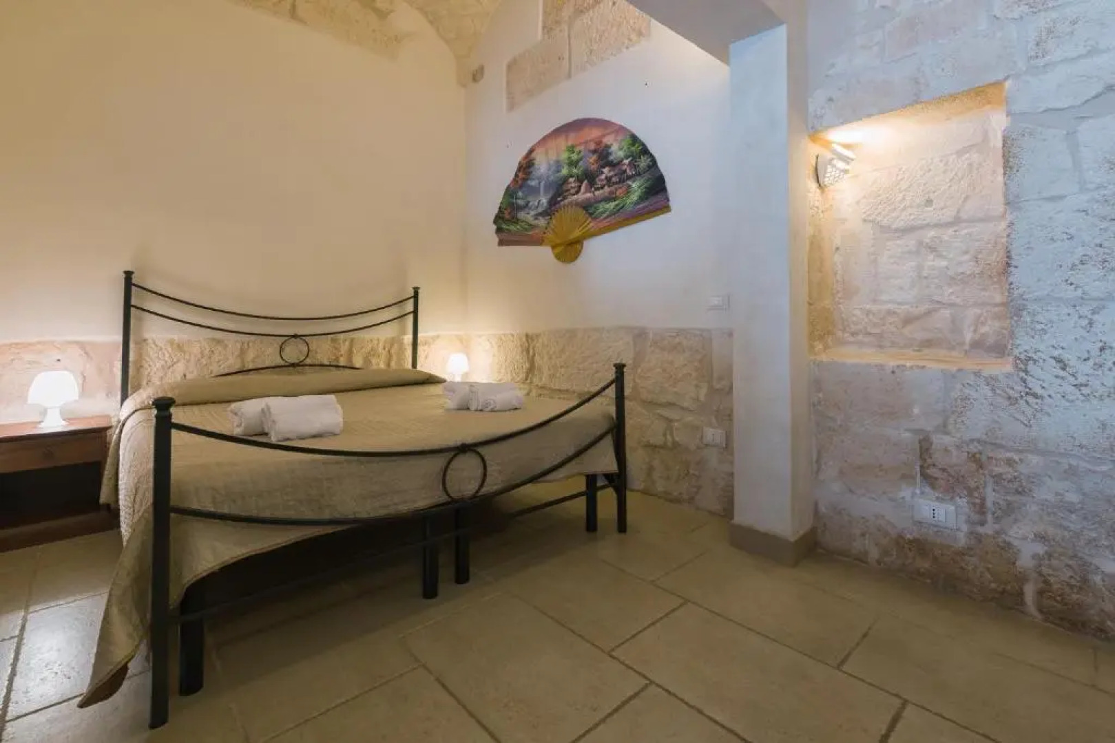 White House Flats & Studios