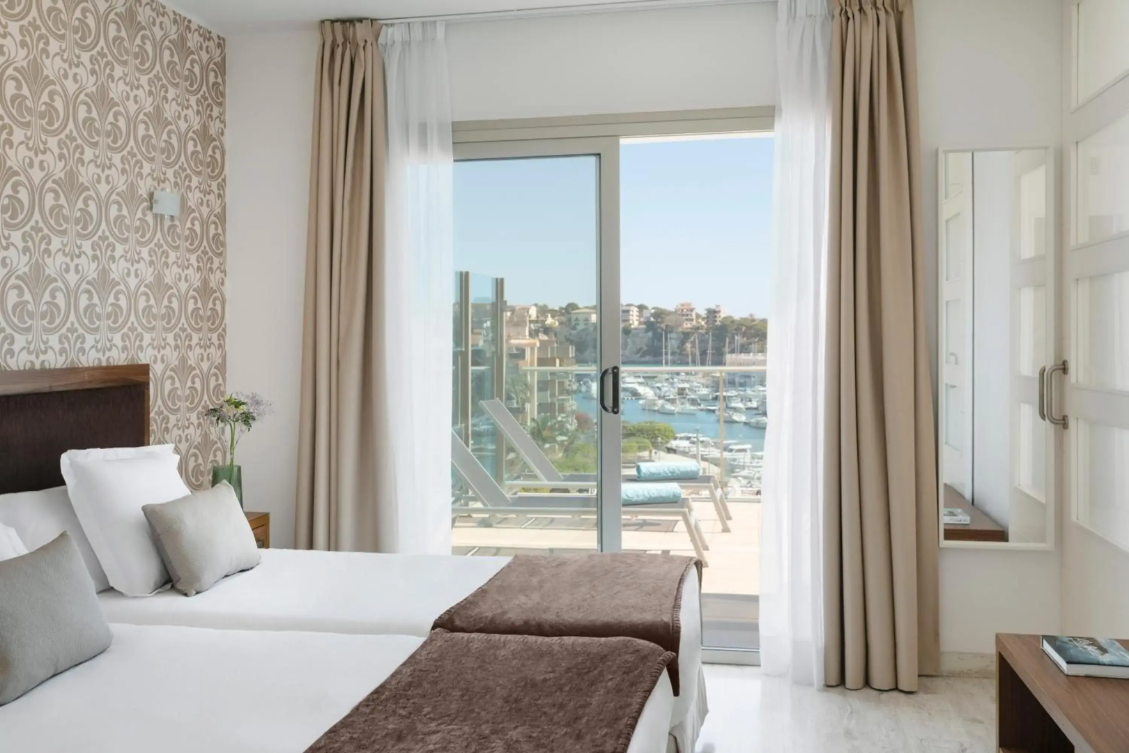 Portodrach Aparthotel & Suites