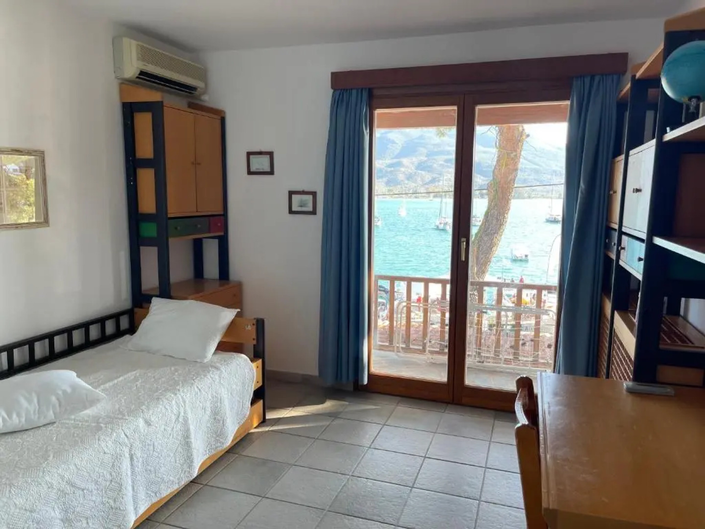 Sea-side 3 BEDROOM- BEACH HOUSE