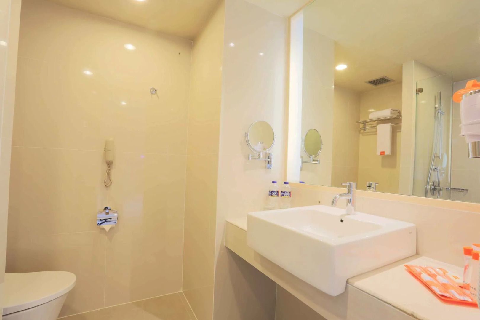 HARRIS Hotel & Conventions Ciumbuleuit Bandung