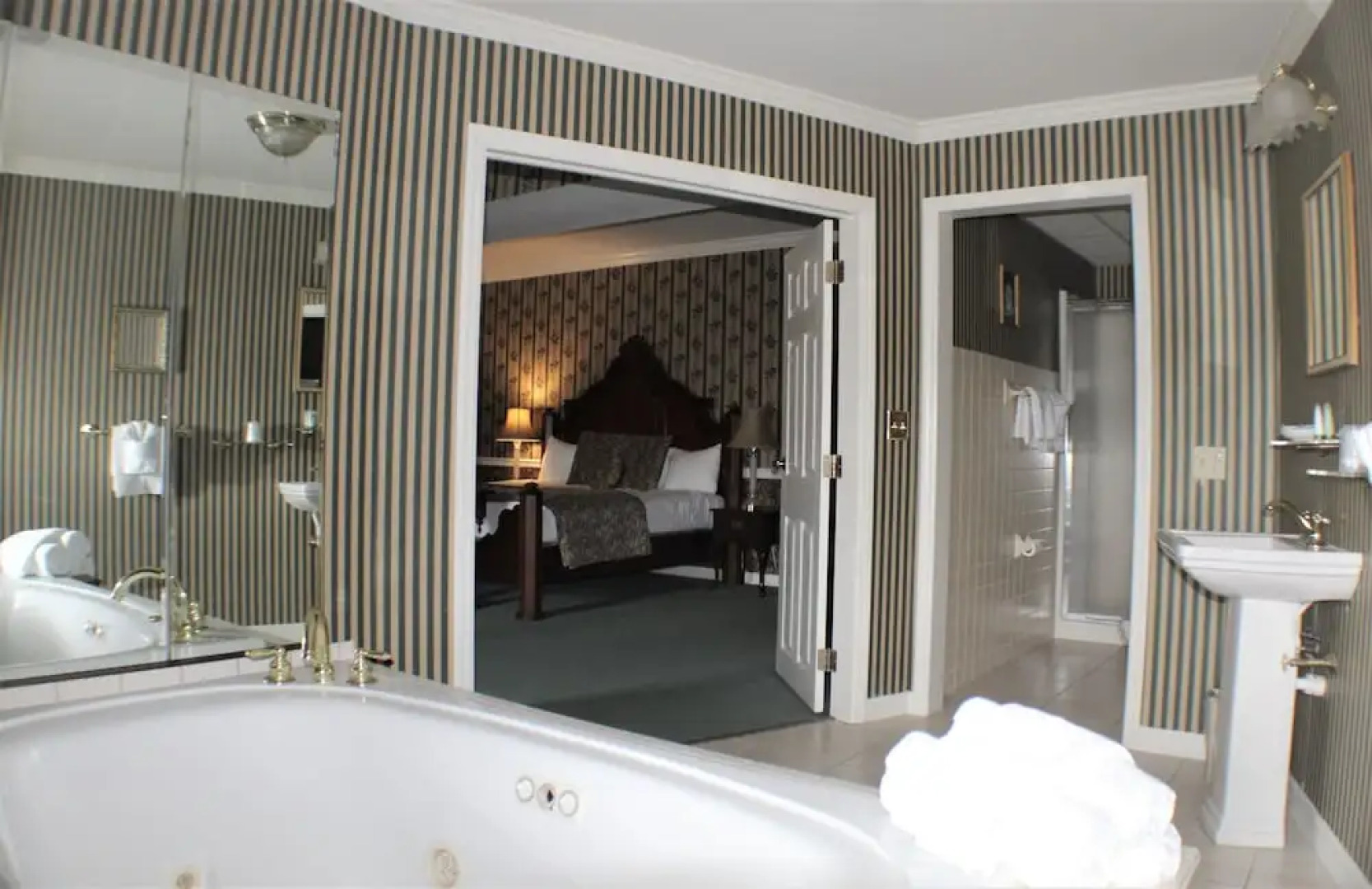 Waynebrook Inn, Est 1865