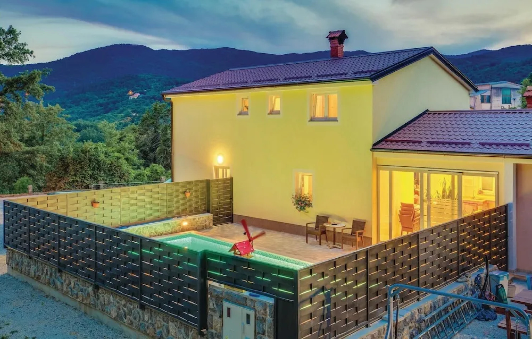 Amazing Home in Jurdani With Wifi and 4 Bedrooms