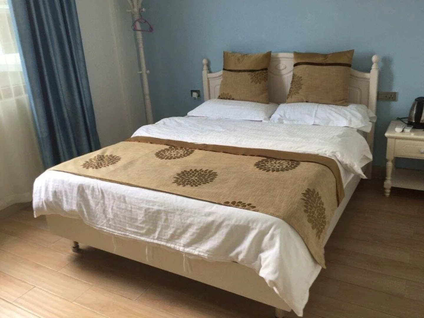 Mangrove Holiday Inn