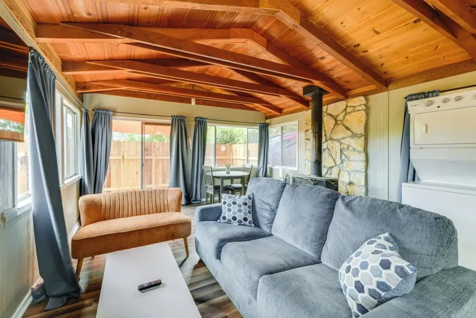 < 1 Mi to Water: Cozy Clearlake Cabin