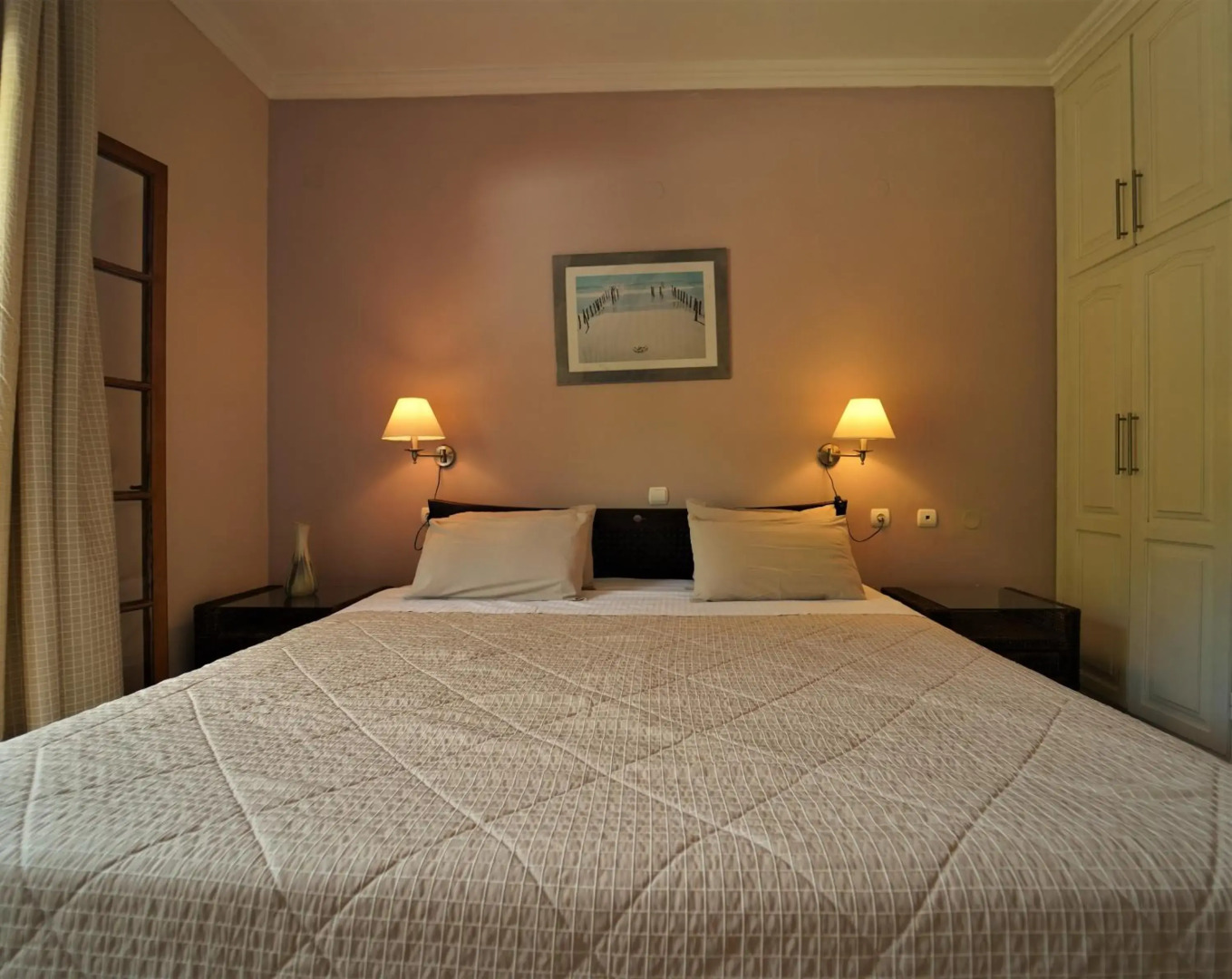 Bella Vista Hotel & Apartments