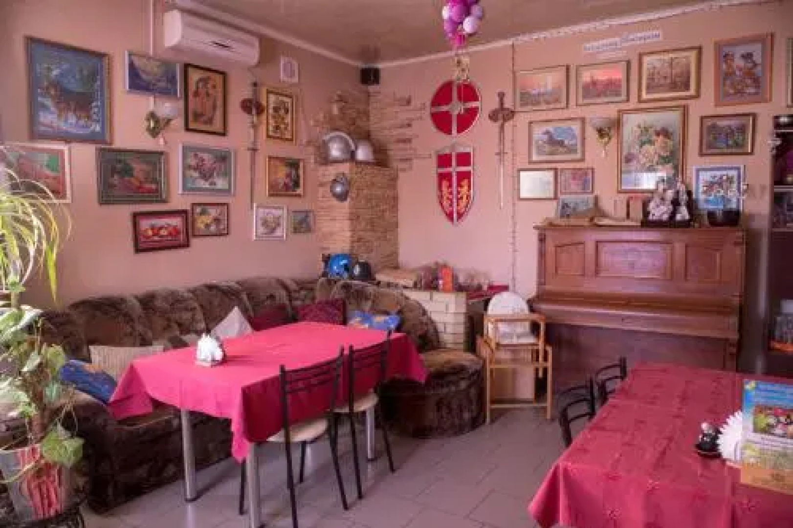 Kamelot Guest House