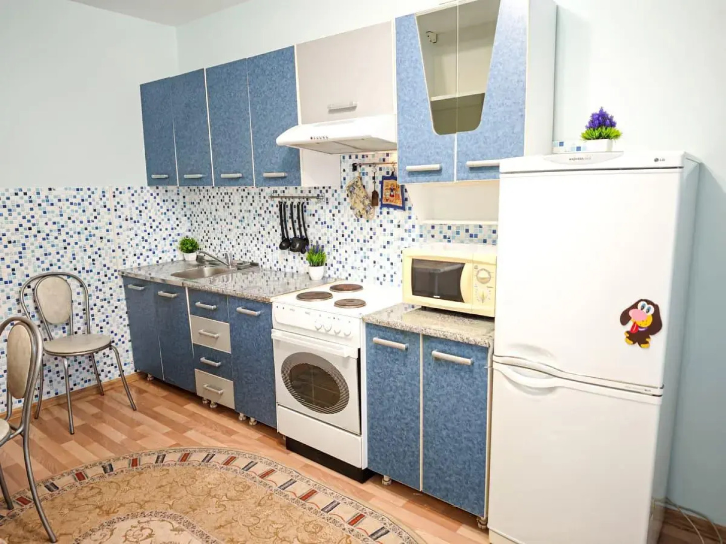 Диван и Чемодан на ул. Семьи Шамшиных, 18