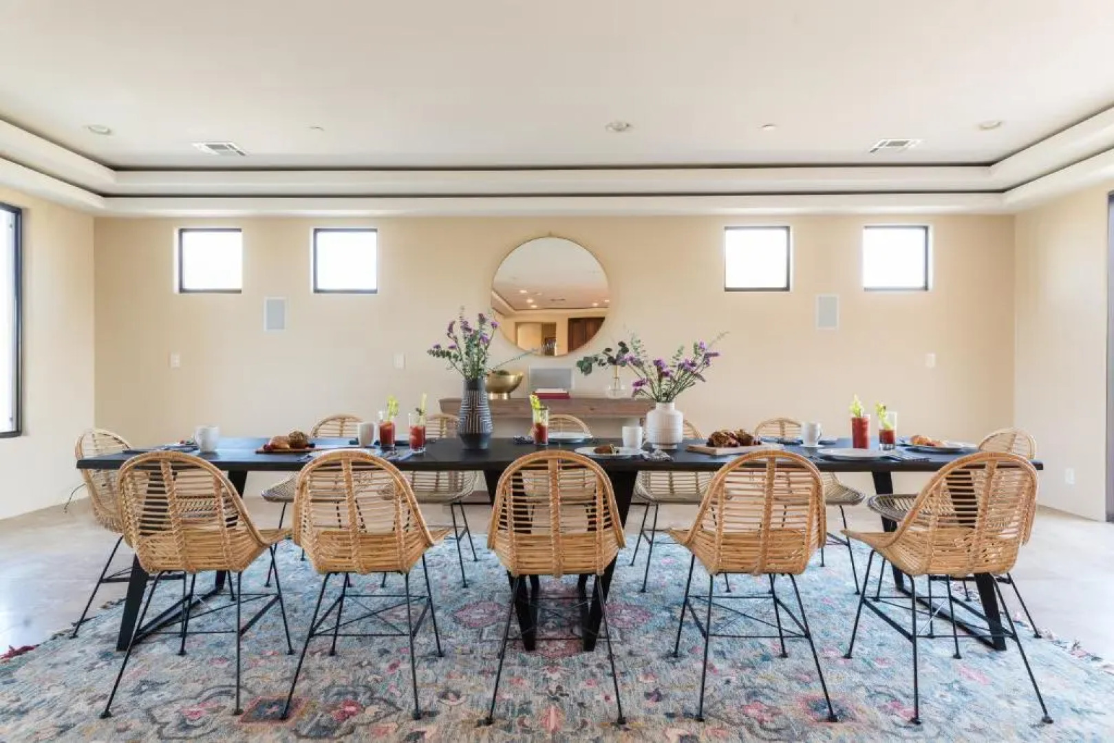 Sunbeam by Avantstay Elegant, Private Desert Home w/ Infinity Pool, Spa & View