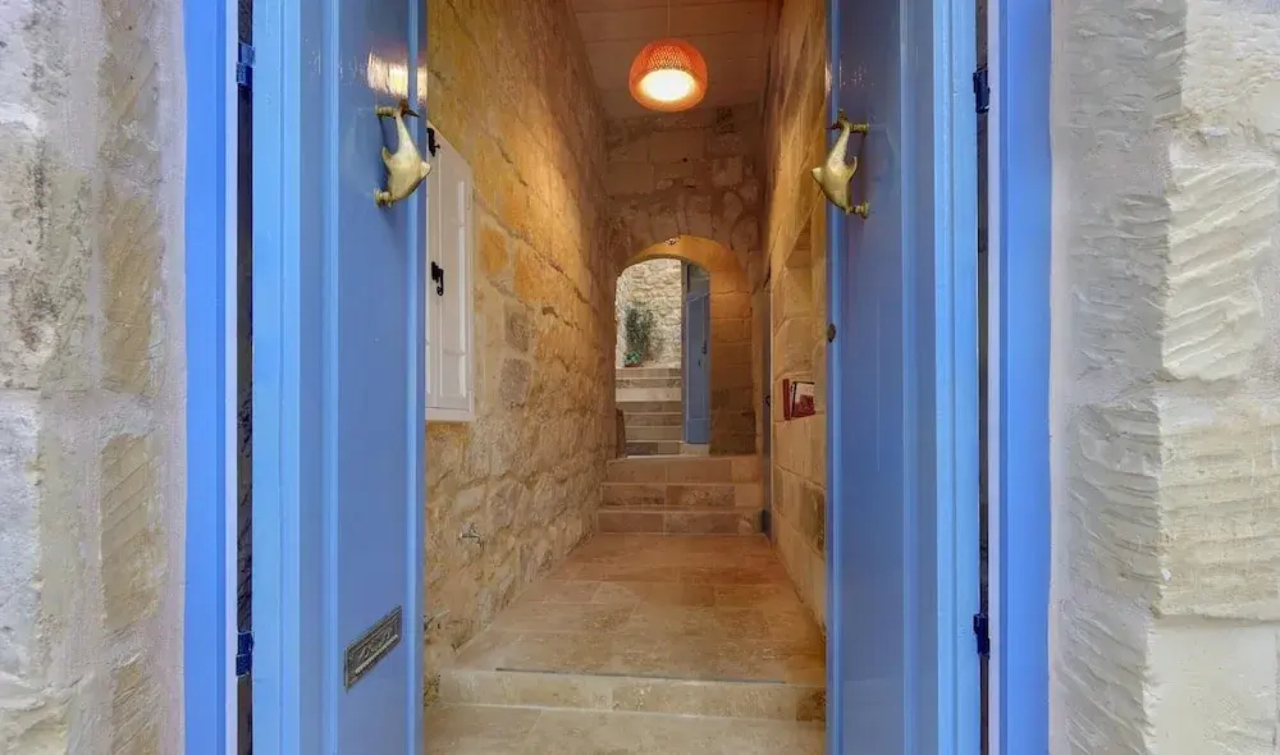 Deluxe Studio in a 900 yr old Luxury Home - 1