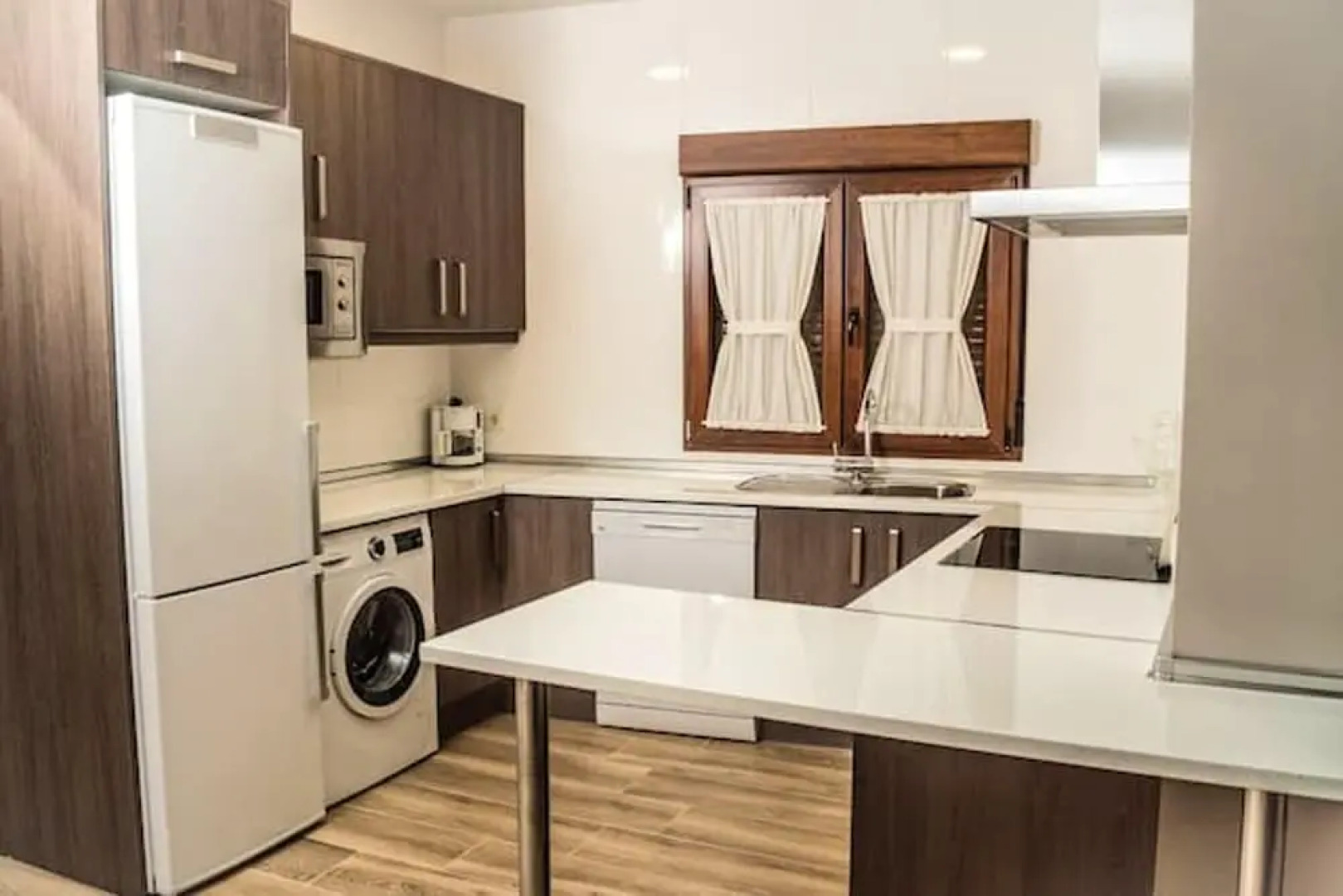 House With 6 Bedrooms in San Bartolomé de Pinares, With Wonderful City View, Furnished Terrace and Wifi - 70 km From the Slopes