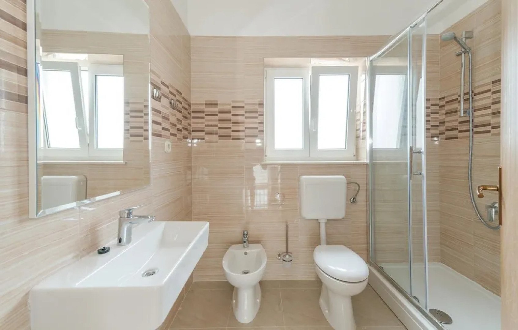 Stunning Home in Brodarica With Jacuzzi, Wifi and 4 Bedrooms