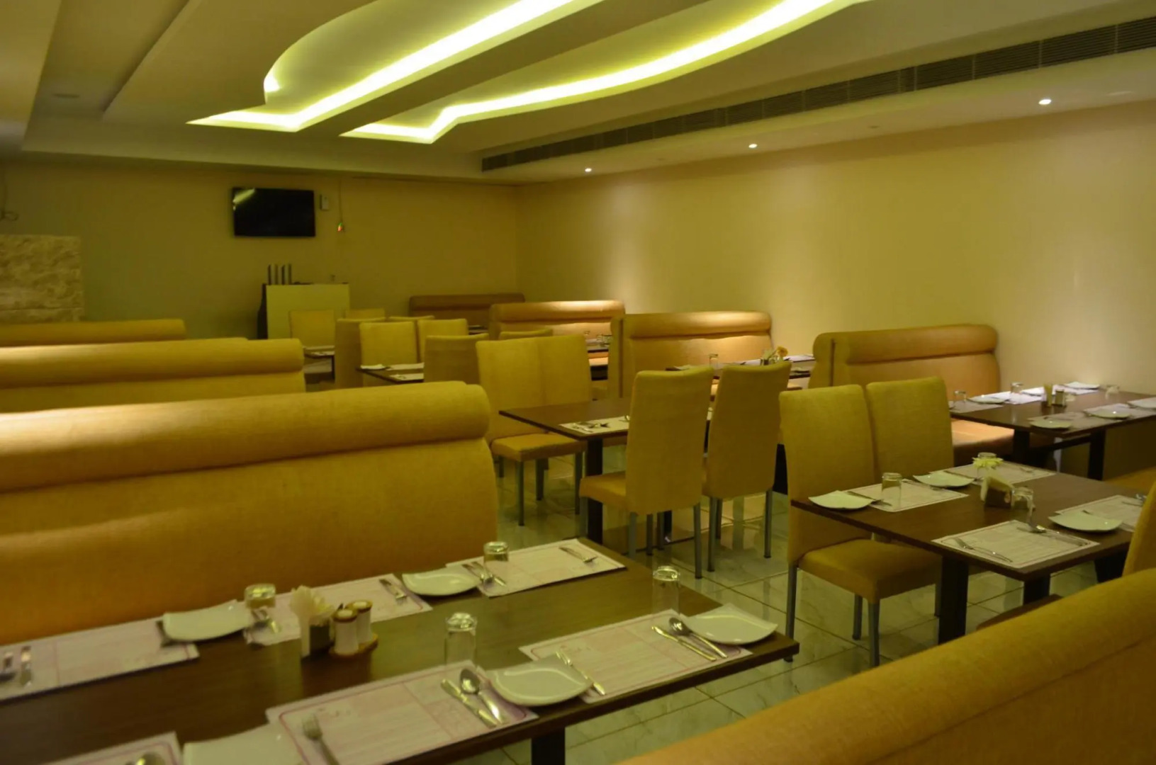 OYO 1050 Hotel Aksharadha