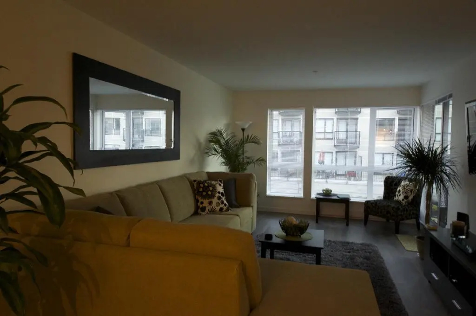 The Cabin+The Tiny Cabin: A Sooke Ocean View Oasis